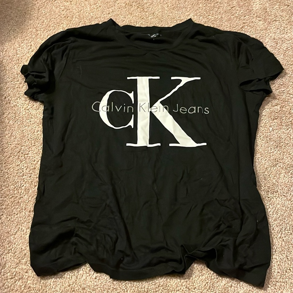 Calvin Klein Tee size Large